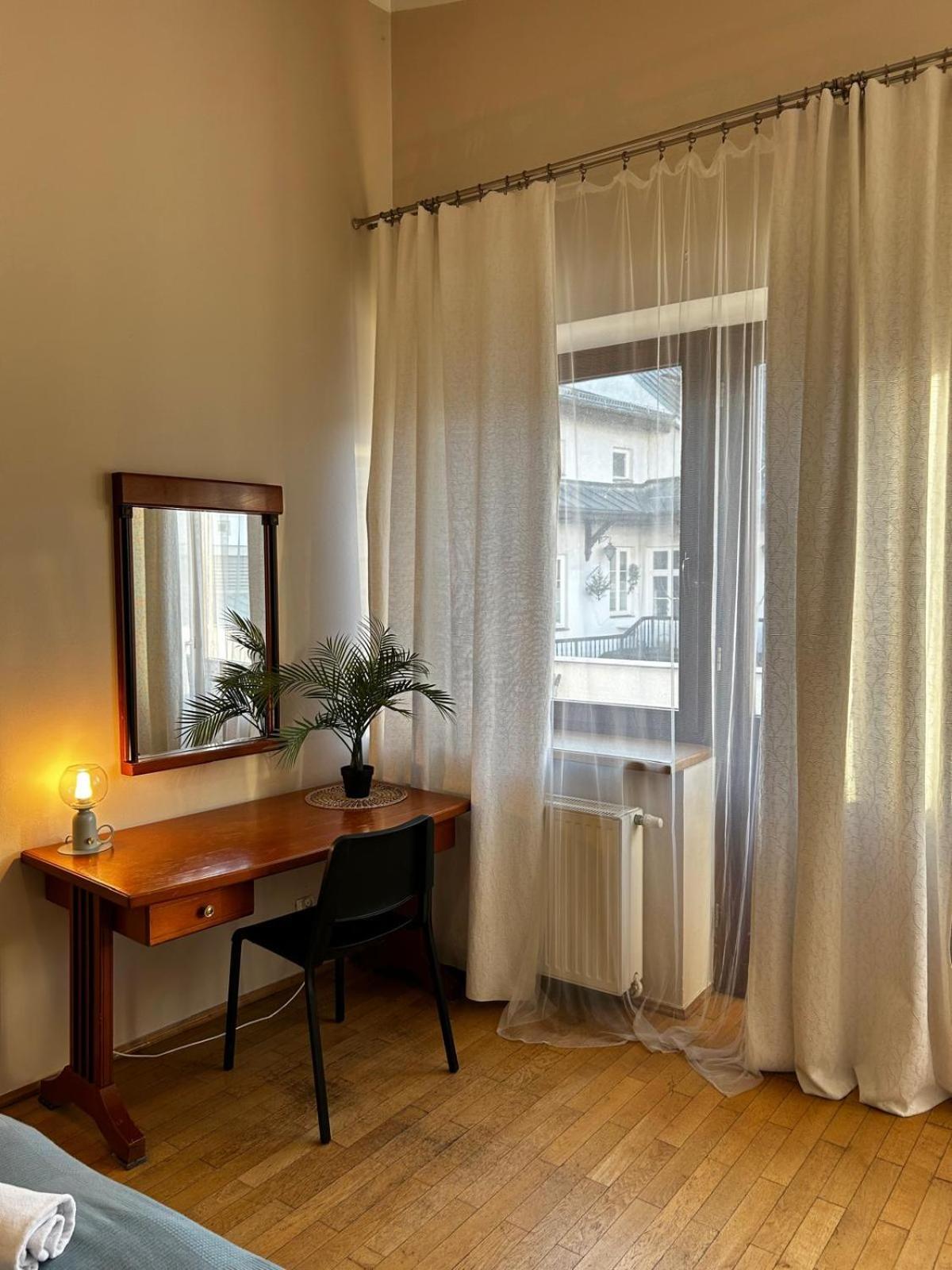 Golden Apartments With Lift - Old Town Краков Экстерьер фото