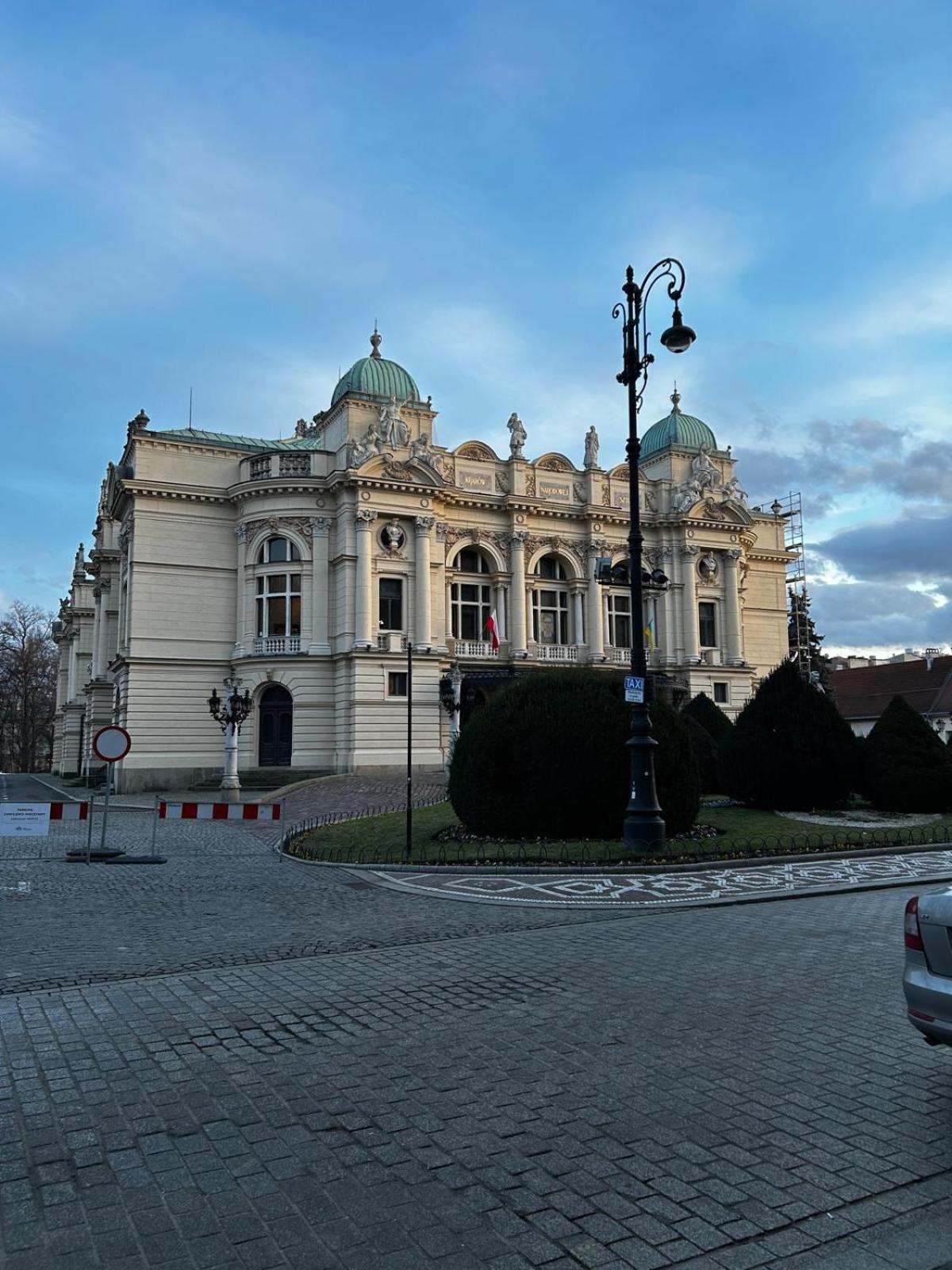 Golden Apartments With Lift - Old Town Краков Экстерьер фото